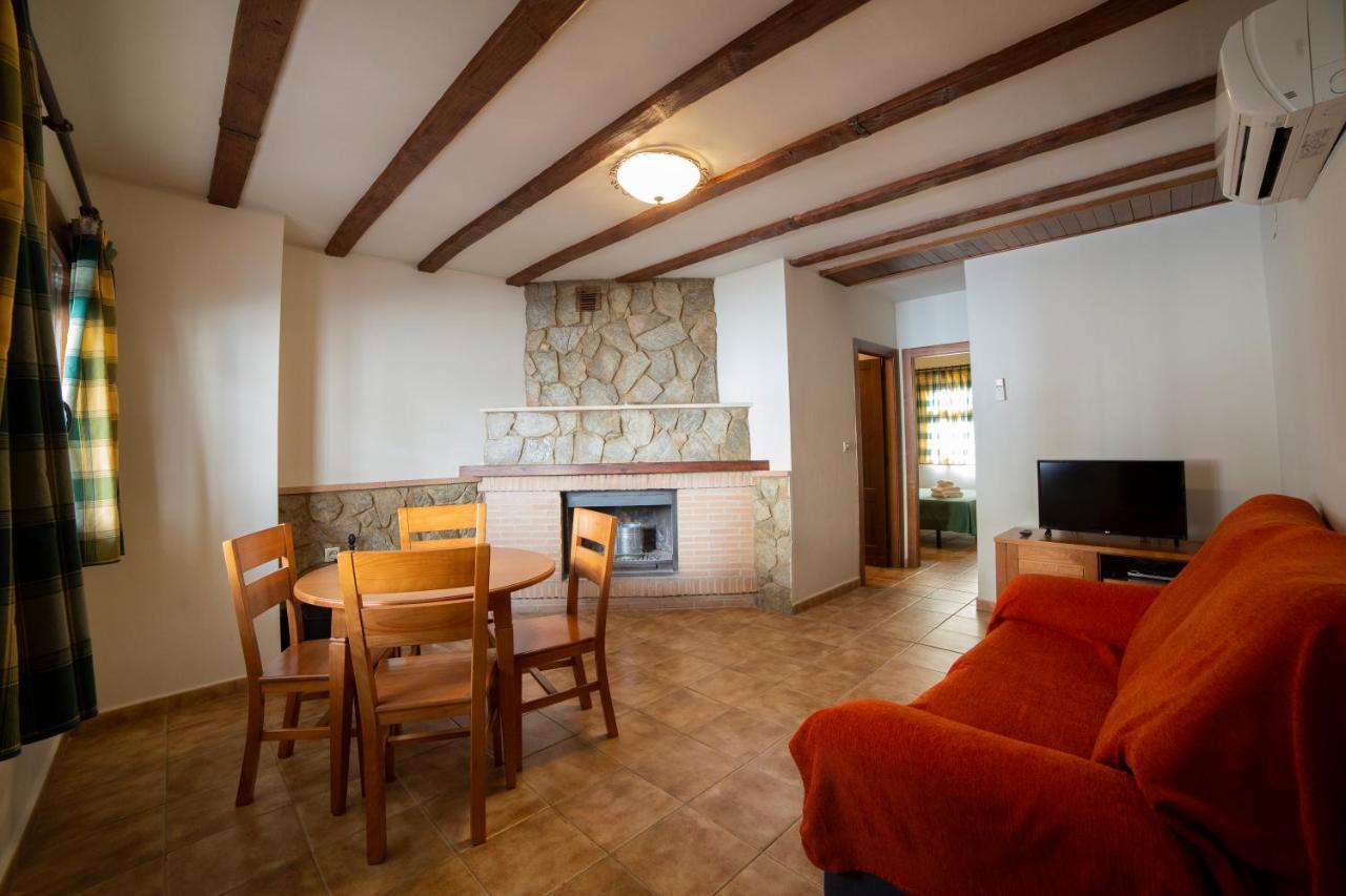 Apartamentos Berrocal Алькала-дель-Хукар Экстерьер фото